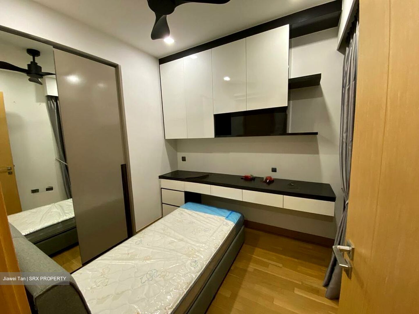 Commonwealth Towers (D3), Condominium #525646541